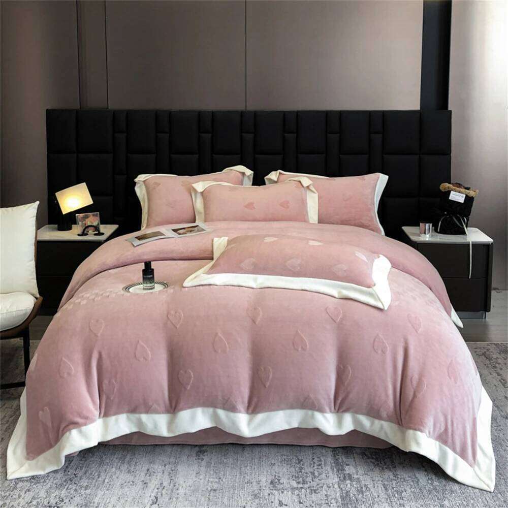 Carved Love Bedding Warm Milk Four-Piece Set Winter Duvet Thicken Coral Velvet Quilt Cover Bed Sheet Pillowcase H260312-image-1097371338