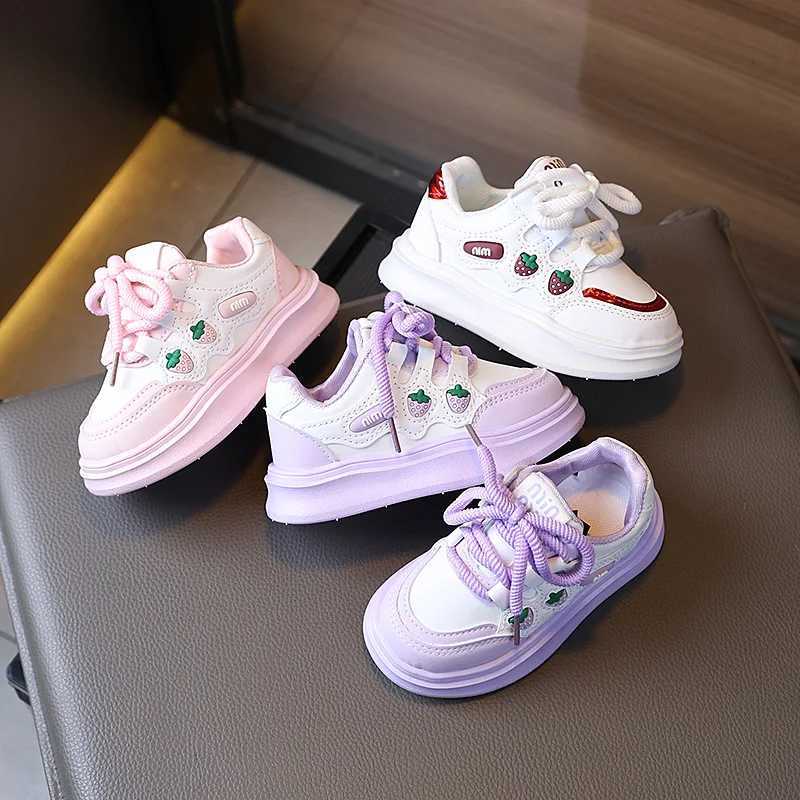 Printemps 2026 nouvelles chaussures légères et confortables pour enfants chaussures de planche pour filles élégantes polyvalentes semelle extérie