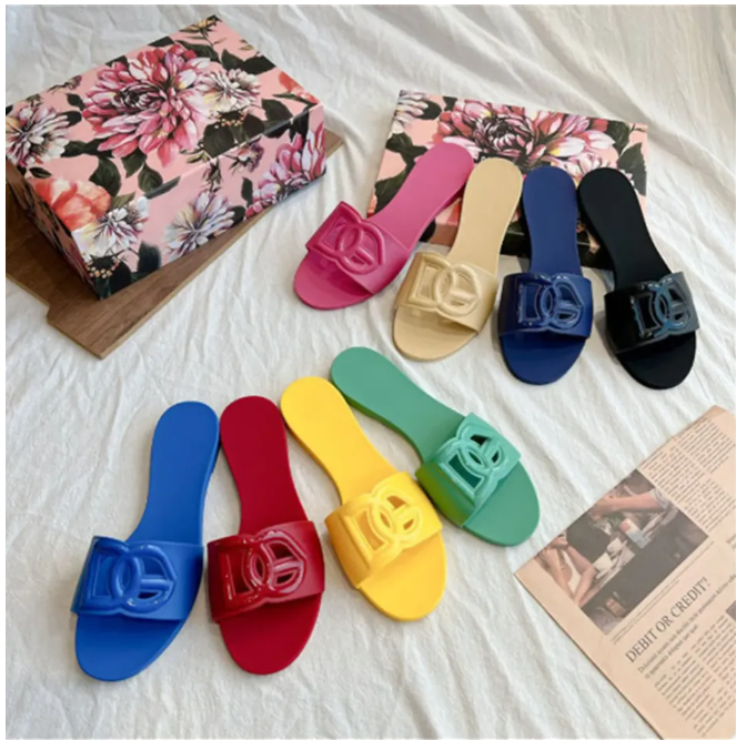 Sandales perforées à plateforme pour femmes de créateur Chaussure d'été Pantoufles pour femmes de créateur Couleurs bonbon Transparent Taille hau