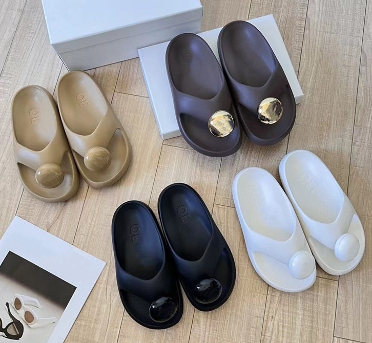 Designer Women slippers Sandals Flat Slides Head Flip Flops Summer genuine leather Outdoor Loafers Bath Shoes beach flip flops box Black White 27-image-928975256
