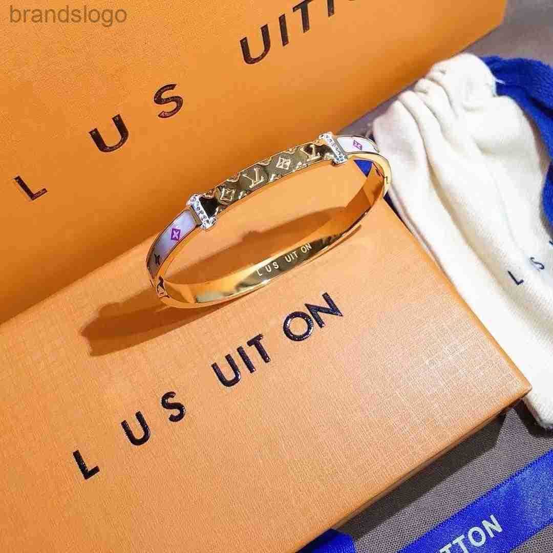 Lvs Lousi Hot Charm Bracelets 2026 Brand Fashion Designer Jewelry Classic Bangle 18K Gold Plated Womens Men H Bracelet Silver Luxury Je Kul3 86C 052