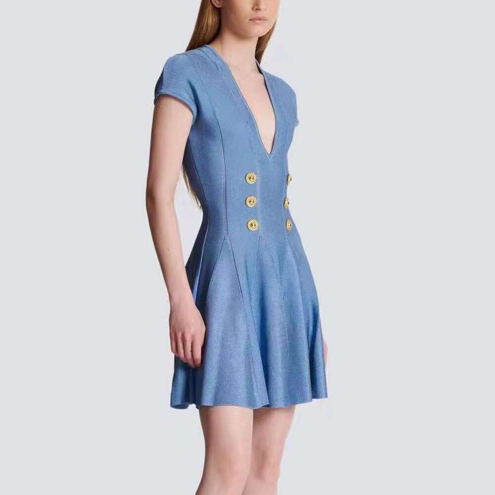 European and American Style A12 2025 Summer New High Quality Shoulder Sleeve V-neck Metal Buckle High Waist Zipper Knitted Dress-image-1097656048
