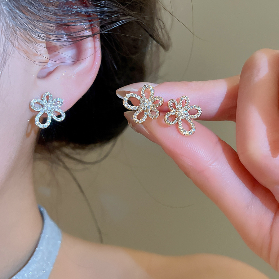 18k real gold plated silver needle zircon flower niche high-end earrings, light luxury, compact, suitable for commuting, women's earrings-image-1097624027