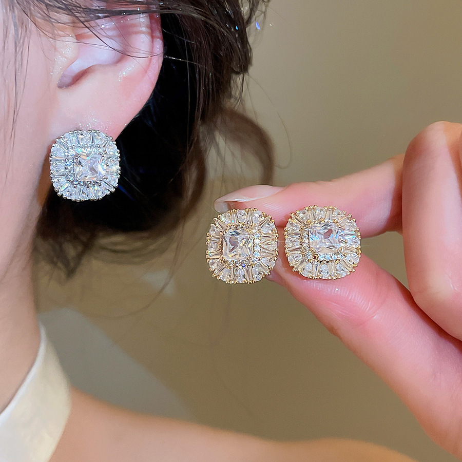 Boucles d'oreilles en argent S925 pour femmes, minimaliste français, haut de gamme, polyvalent, or 18 carats, incrusté de grandes zircones, vente