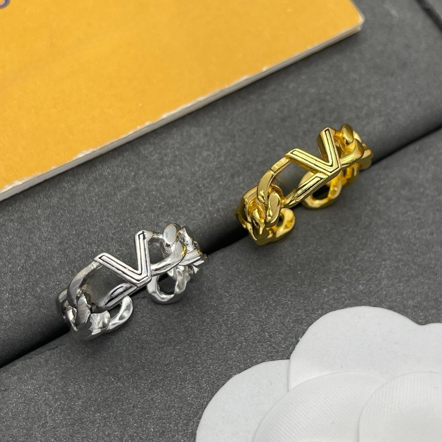 Luxury designer Rings Women Gold Plated Silver Plated Crystal Love Wedding Jewelry Supplies Ring Fine Carving Finger Ring-image-1097783057