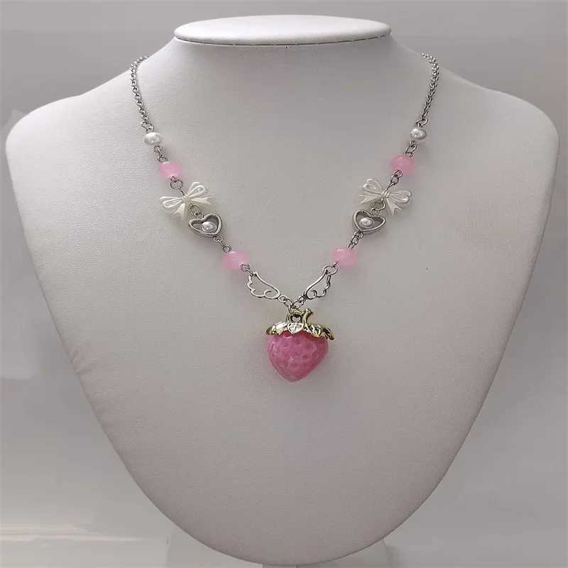 Nana anime Strawberry necklace Hachi Y2k Gift for Her or girlfriend pink and white cute harjuku fashionXJ260316