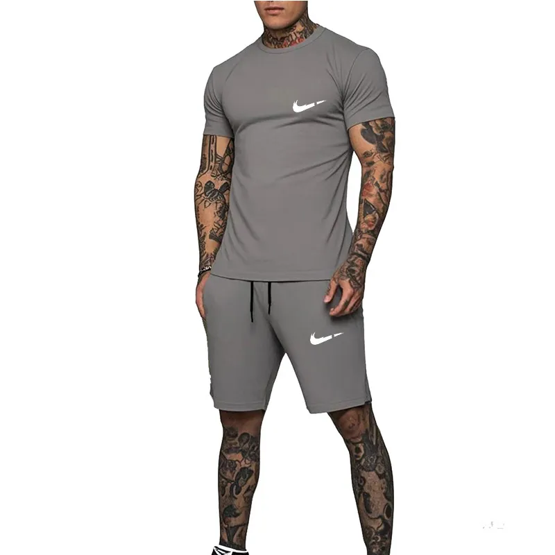 Nuove tute da uomo T-shirt estiva pantaloncini set da 2 pezzi tuta da uomo lettere retrò abbigliamento da strada modello creativo set completo da uo