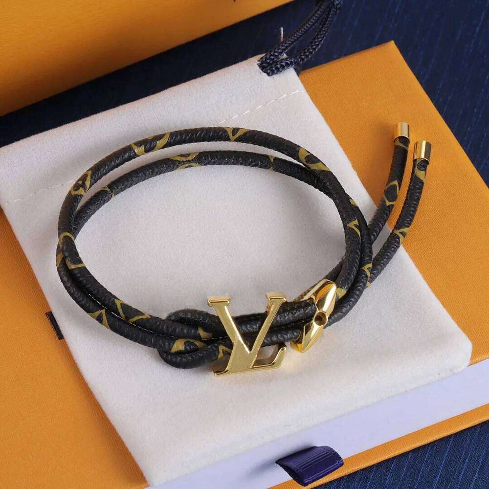 Pulsera de cuero colorida clásica con dije de metal chapado en oro de 18 quilates para fiesta: regalo de joyería de lujo ideal