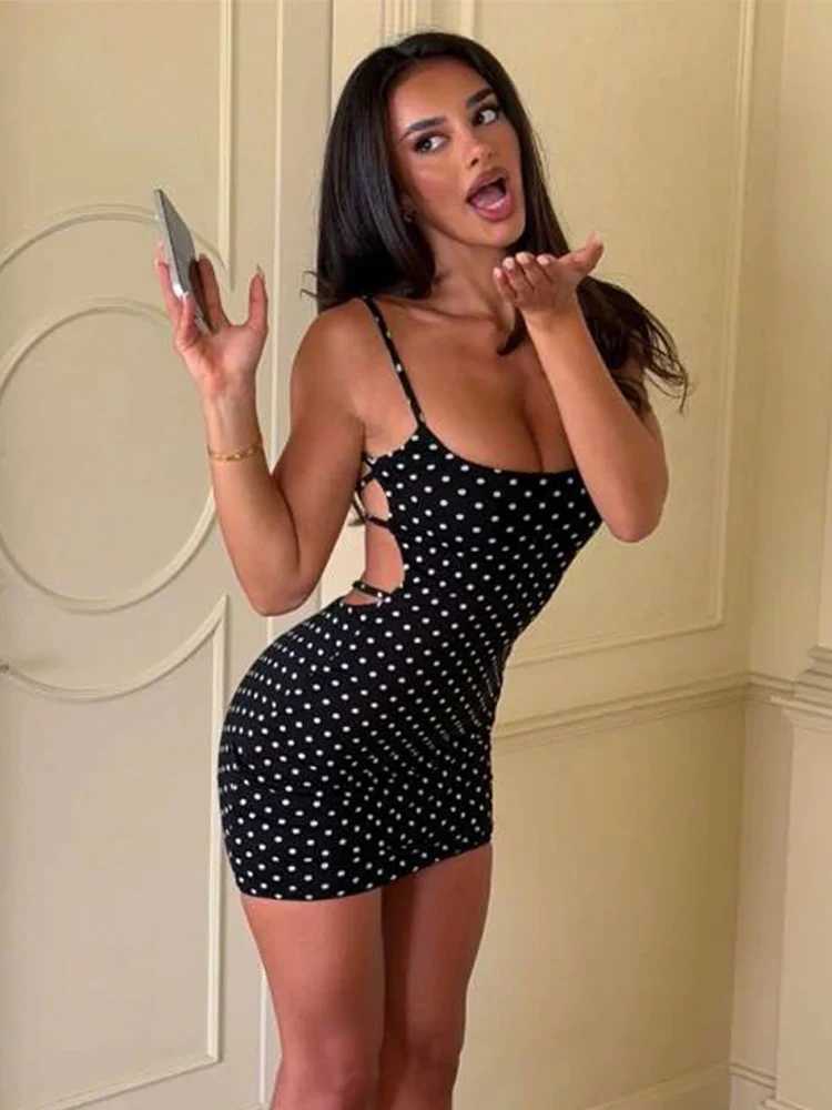 Weird Puss Hottie robe dos nu femmes Dot pansement basse poitrine Sexy pêche hanche Stretch maigre rencontres minuit Mini Clubwear L260526