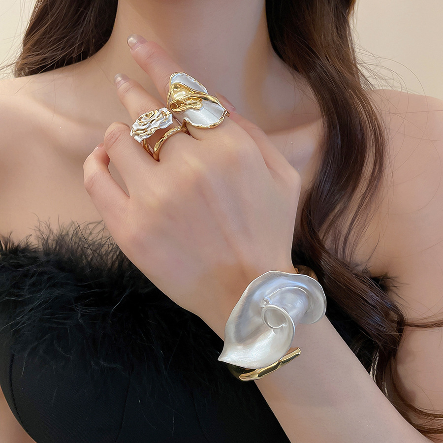 European and American cross-border oil-drip floral open vintage, fashionable, elegant, exaggerated index finger ring, light luxury, high-end jewe-image-1097860355