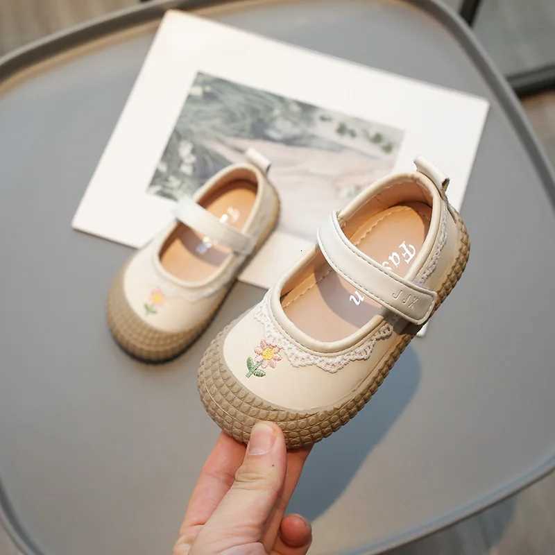 2024 automne nouvelles filles chaussures en cuir princesse broderie fleur bébé fille chaussures doux antidérapant pneu bas enfant en bas âge chau
