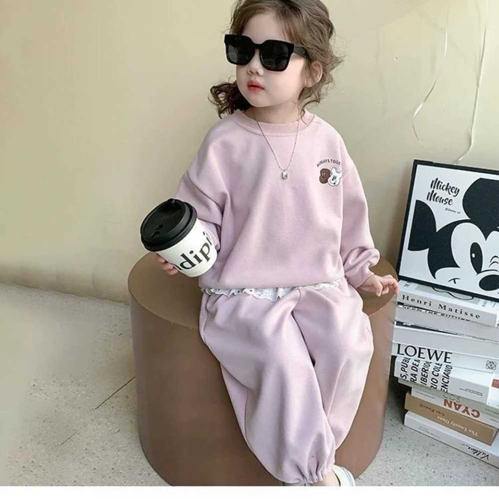 Autumn New Casual Girl Set Pink Sweet and Cute Long Sleeved Sweatshirt and Pants with Teddy Bear Print Lace Korean VersionT260316