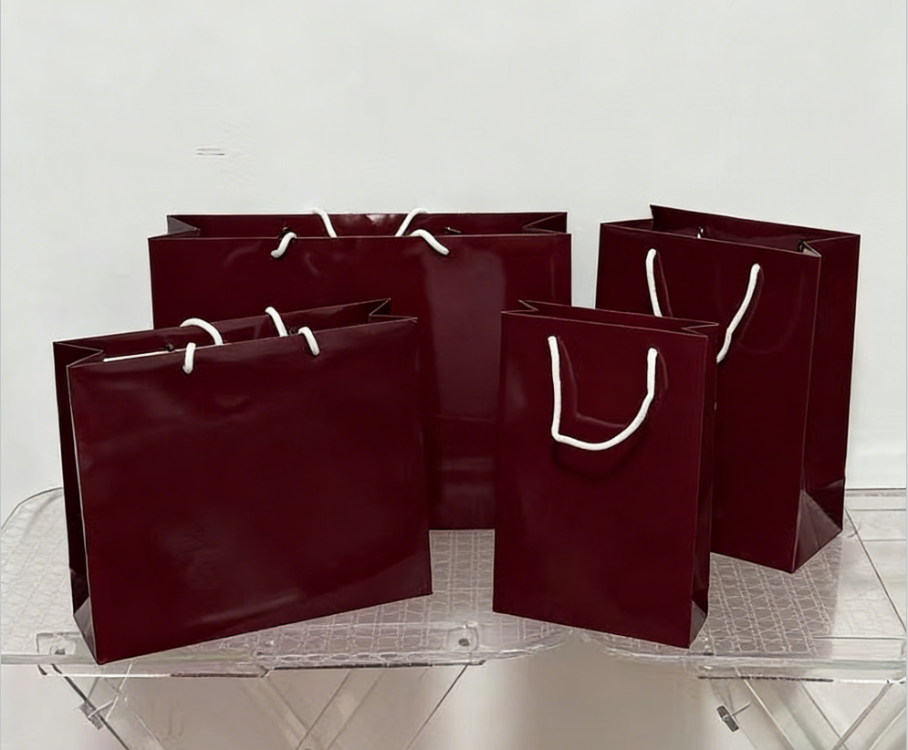 brand designer sac cadeau rouge en papier pour sacs à main tôte épaule bandoulière vêtements chaussures 3 tailles sacs shopping gros