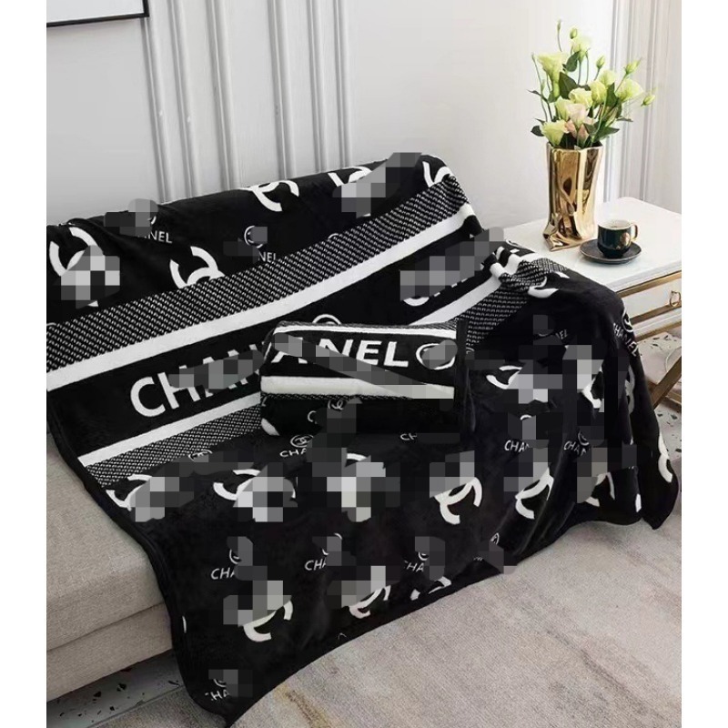 Soft Flannel Throw Blanket - Versatile Home & Car Companion with Stylish Design-image-1106160166
