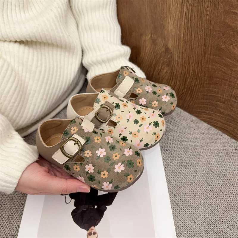 Girls floral real leather shoes spring Autumn edition childrens Korean version soft sole Comfortable single shoe wholesaleT260314