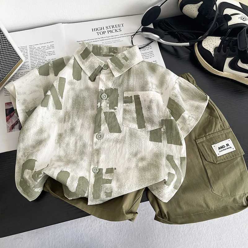 Ensemble à manches courtes pour garçons 1-5 ans Chemise imprimée avec lettres pour garçons Short décontracté Été Nouveau Ensemble deux pièces à l