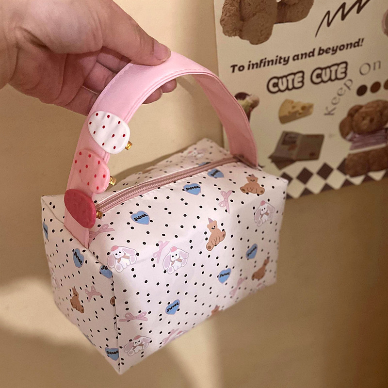 Trousse de beauté durable à motifs d'ours de dessin animé TR01 : porte-accessoires tout-en-un spacieux, bagage à main compact