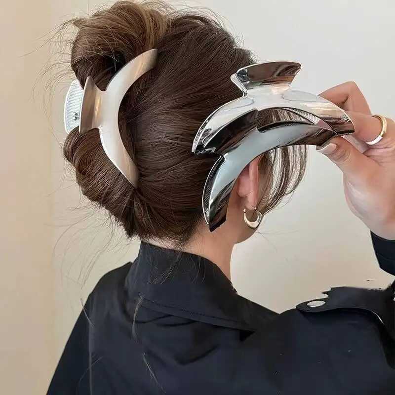Summer New Arrival Metal Minimalist Style Curved Hair Claw Geometric Versatile Fashion Back-Head Bun Shark Clip Hair Accessory H260317-image-1097914128