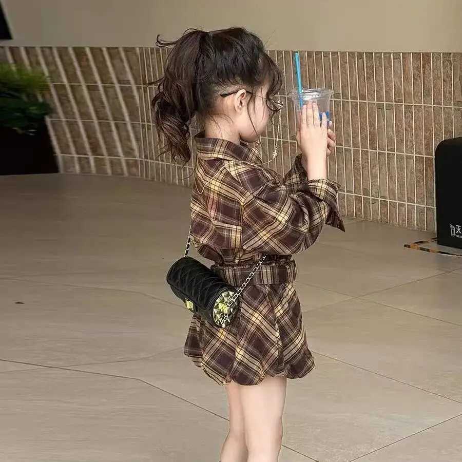 Girls Clothes Set Spring and Autumn New Childrens Retro Flip Long Sleeve Checkered ShirtFlower Bud Shorts 2-piece SetT260316-image-1097851096