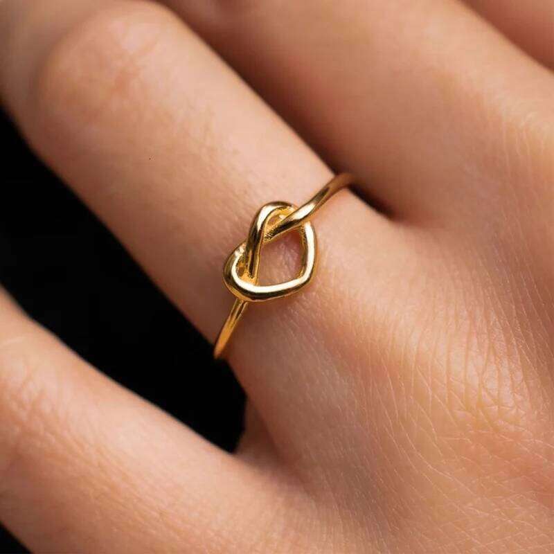 Designer Ring Stainless Steel Rings for Women Gold Color Couple Heart Ring in Wedding Aesthetic Luxury Band Jewelry Gifts Everyday Outfits Fashion A