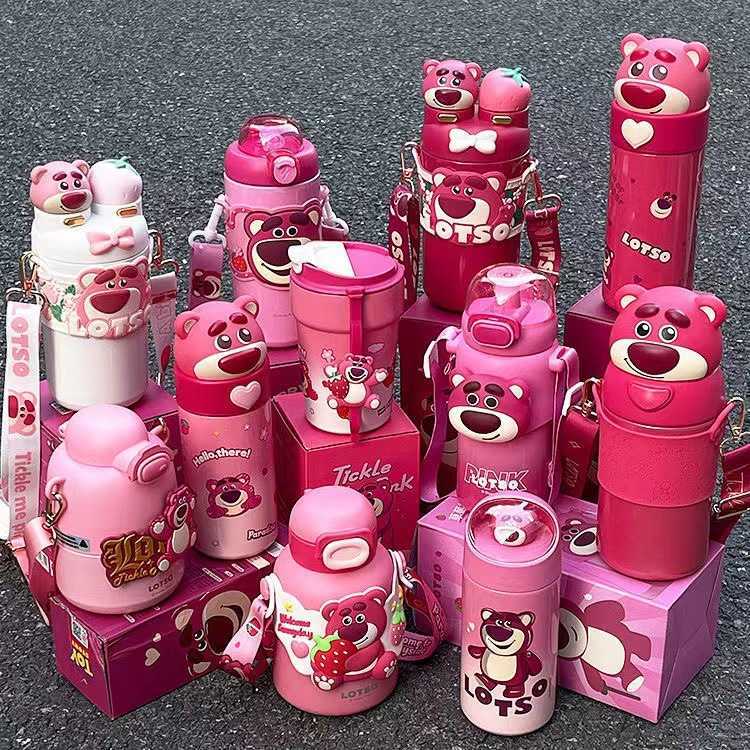 Strawberry Bear 2023 New Thermal Cup for Girls High Beauty Childrens Water Cup Student Straw Water Bottle Gift L251212QSQ4-image-1098048382