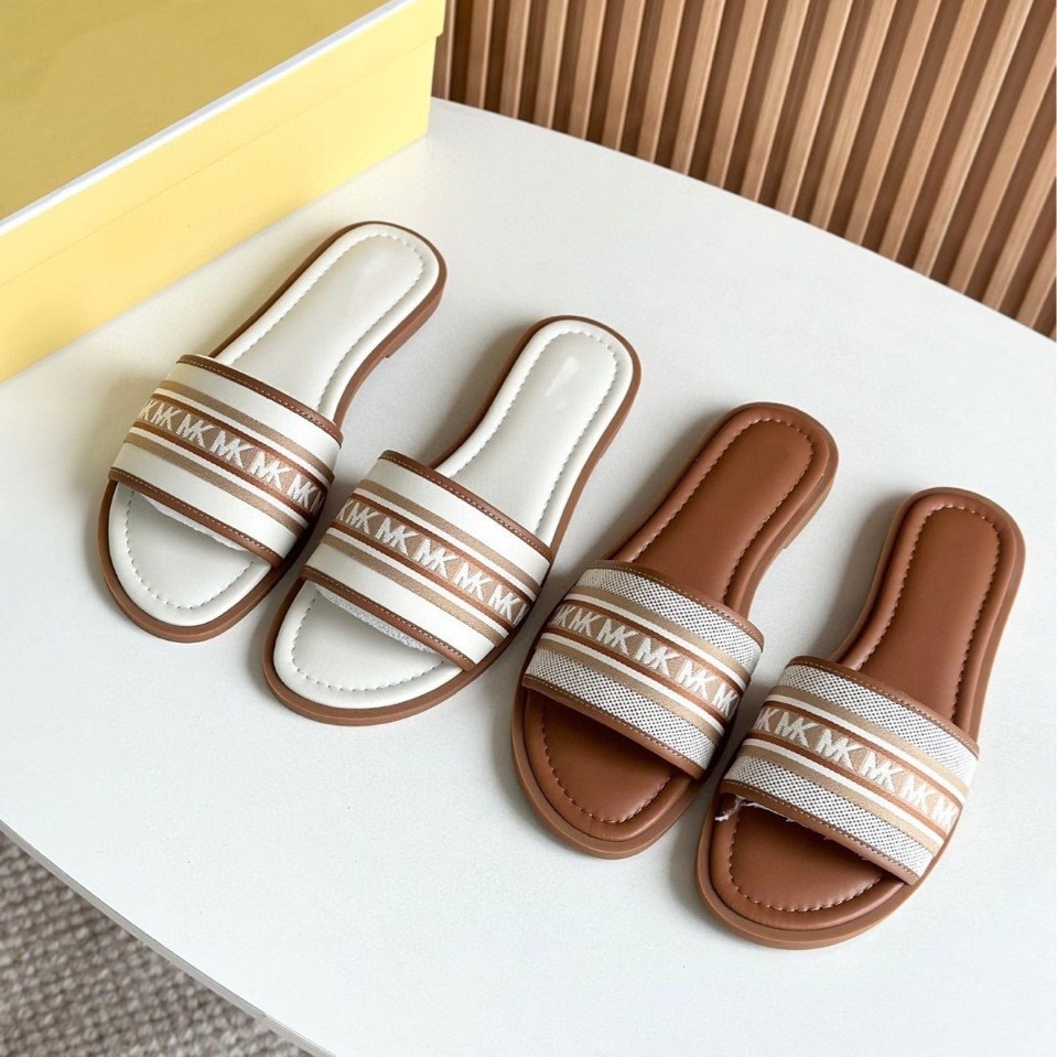 Designer Slippers Luxury Slides Chic Women Summer New Arrivals Sandals Fashion outdoor Beach slippers Casual Flat Heel Embroidered Flat Bottom Slipp