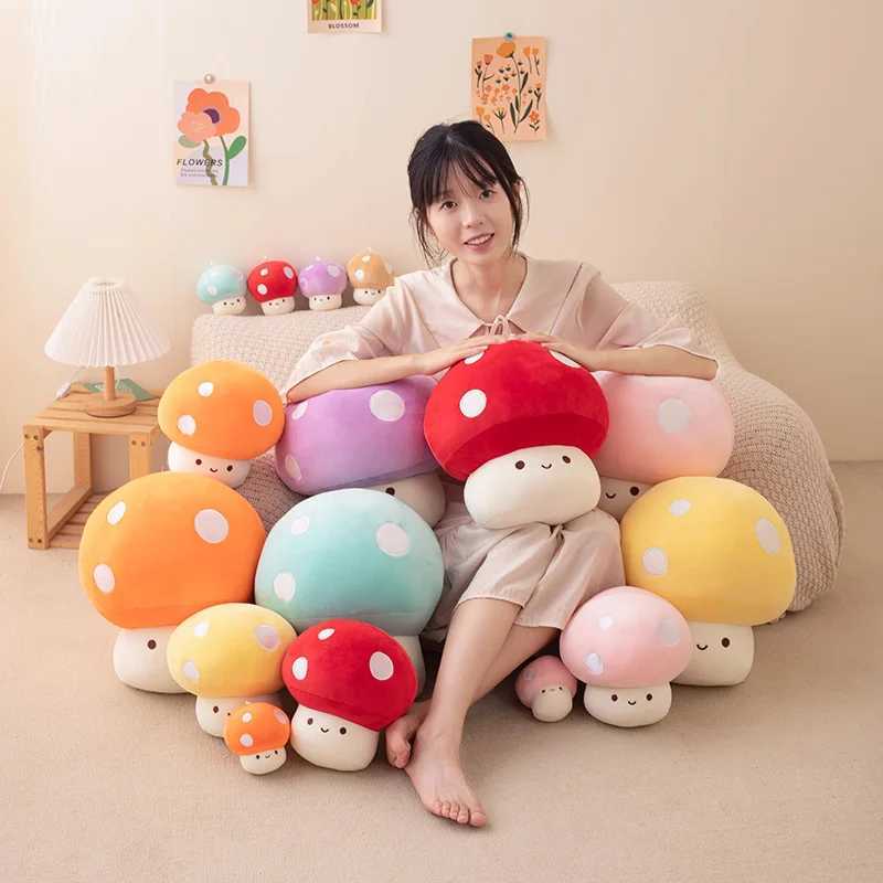 1 Pc 10/23/30 CM beaux jouets en peluche de champignons colorés Super mignon petit coussin d'oreiller de champignon en peluche doux cadeaux intér