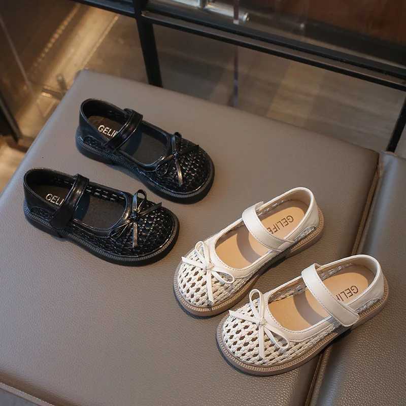 2026 Hot Sale Childrens Leather Shoes Hollow-out Braided Style Girls Mary Jane Shoes Bow Decor Kids Fashion Dress Flat ShoesT260317