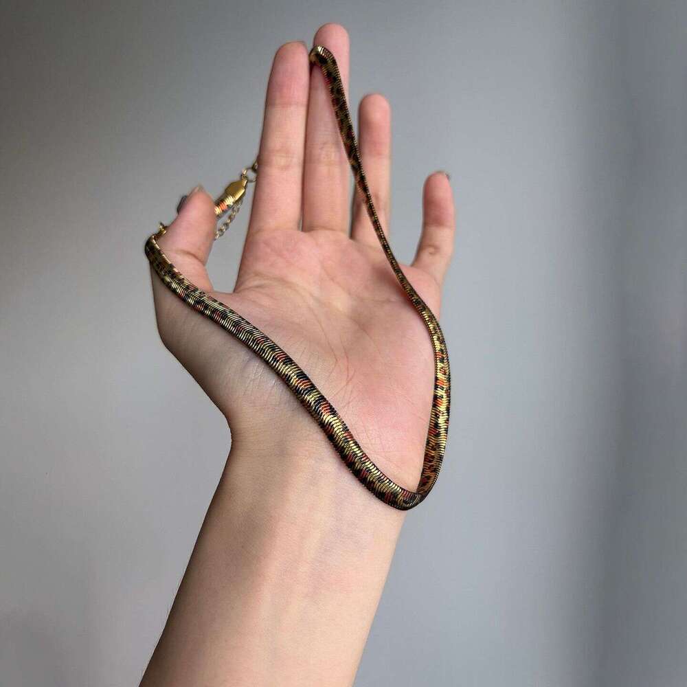 Leopard Print Internet Celebrity Punk European And American Style Gold Snake Bone Necklace Niche Retro Personality Spicy Girl Plain Collarbone Chain