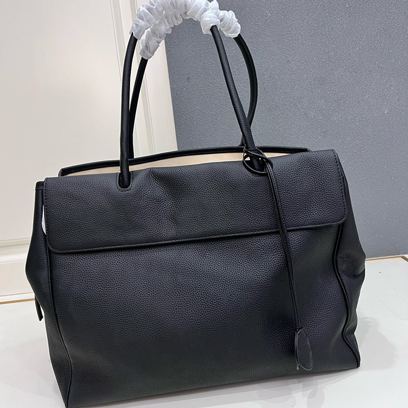 42cm Ladies Designer Shopping Bag Large Capacity Shoulder Tote Calfskin Leather Golden Hardware Strap Decoration Luxury Portable Underarm Handbag-image-1106158167