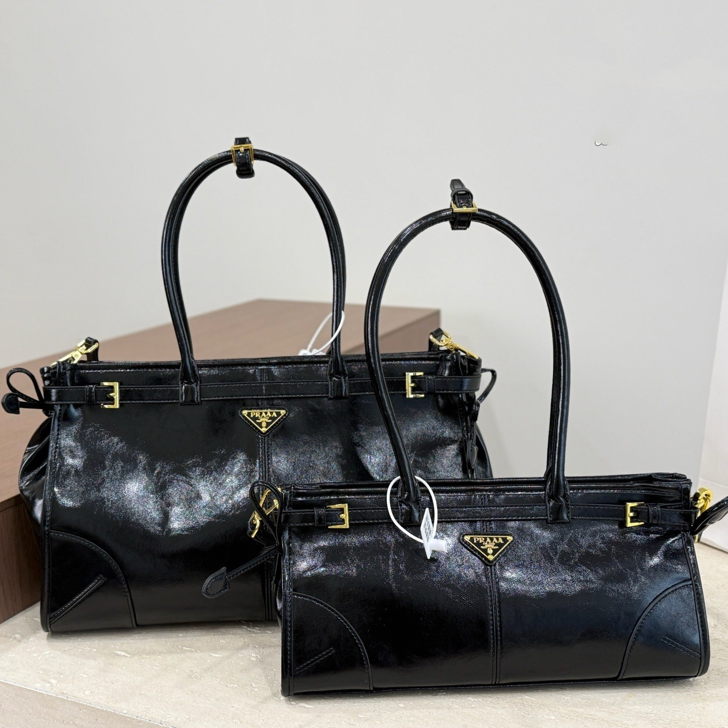 Designer Luxury bag Detachable and adjustable shoulder strap enamel metal triangle long handle leather handbag 5a