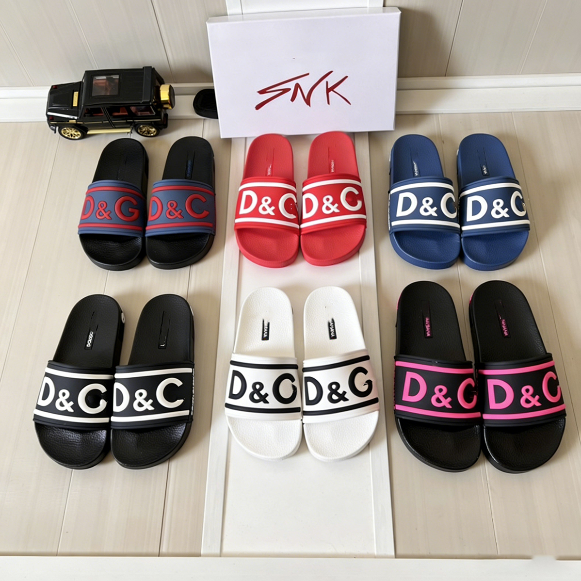 Women's High-End Slip-On Large Letter Designer Casual and Fashionable Anti-slip Home Beach Slippers-image-1105402737