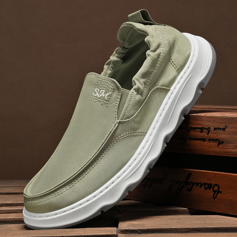 Summer mens shoes ice silk cloth old Beijing cloth shoes slip-on lazy sail cloth loafers shoes breathable board shoes M1041 240812