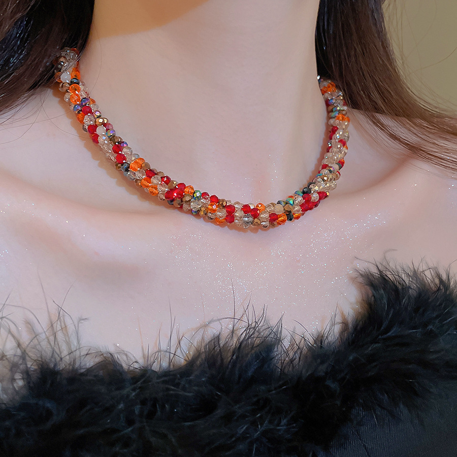 Collier ras du cou en perles de cristal colorées de style français pour femmes, élégant et luxueux, sensation haut de gamme, adapté à l'associati