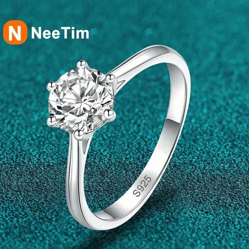 NeeTim 03ct 4mm Moissanite Diamond Ring for Women S925 Sterling Silver with Gold Plated Eternity Band Wedding Party Jewelry H260320