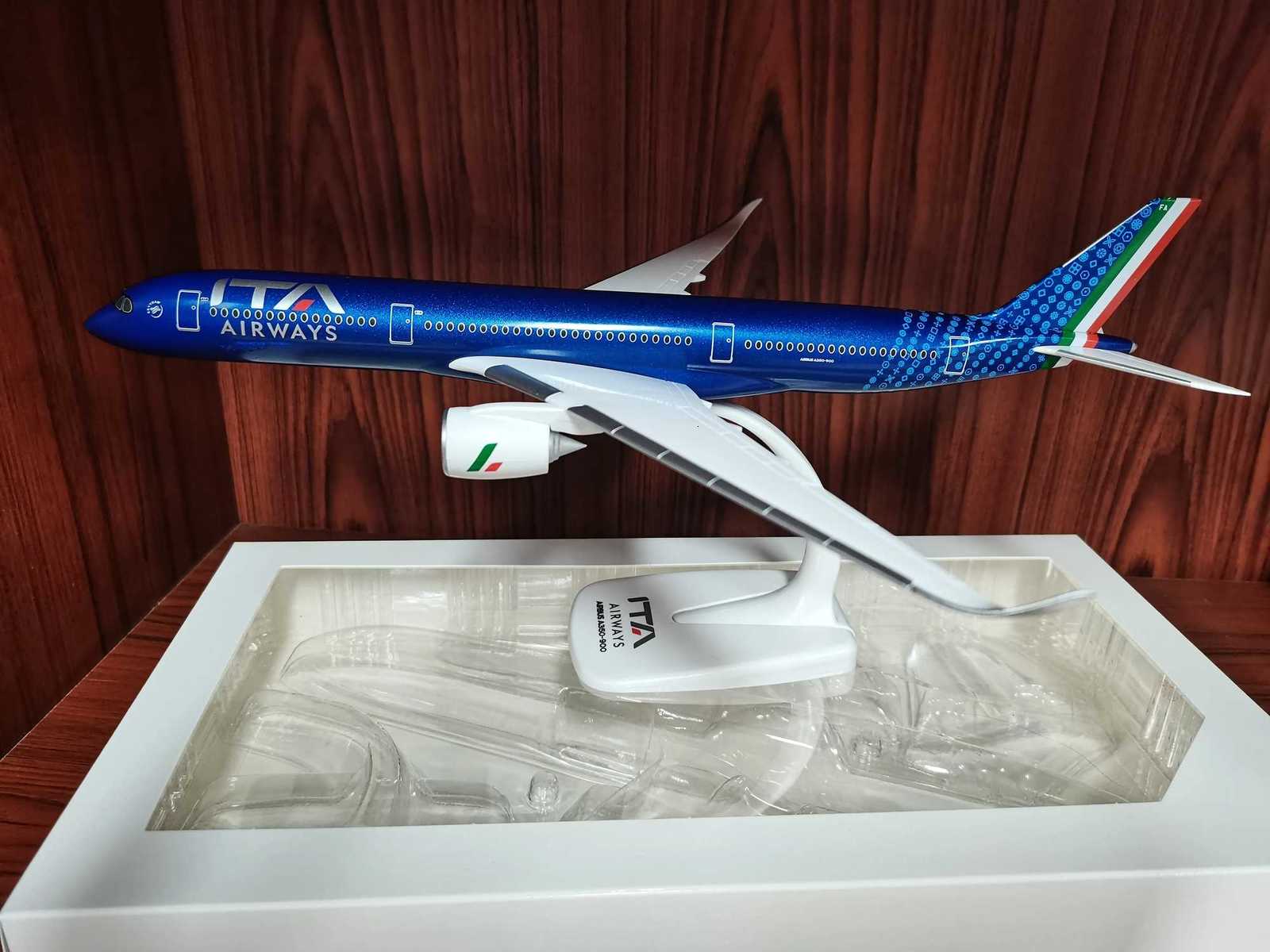 Decorate Airplane 1/200 for A350 A350-900 Italy ITA Airline Aircraft ABS Assembly Plane Model Scale Airbus Aircraft for Collecti K260320-image-1098307289