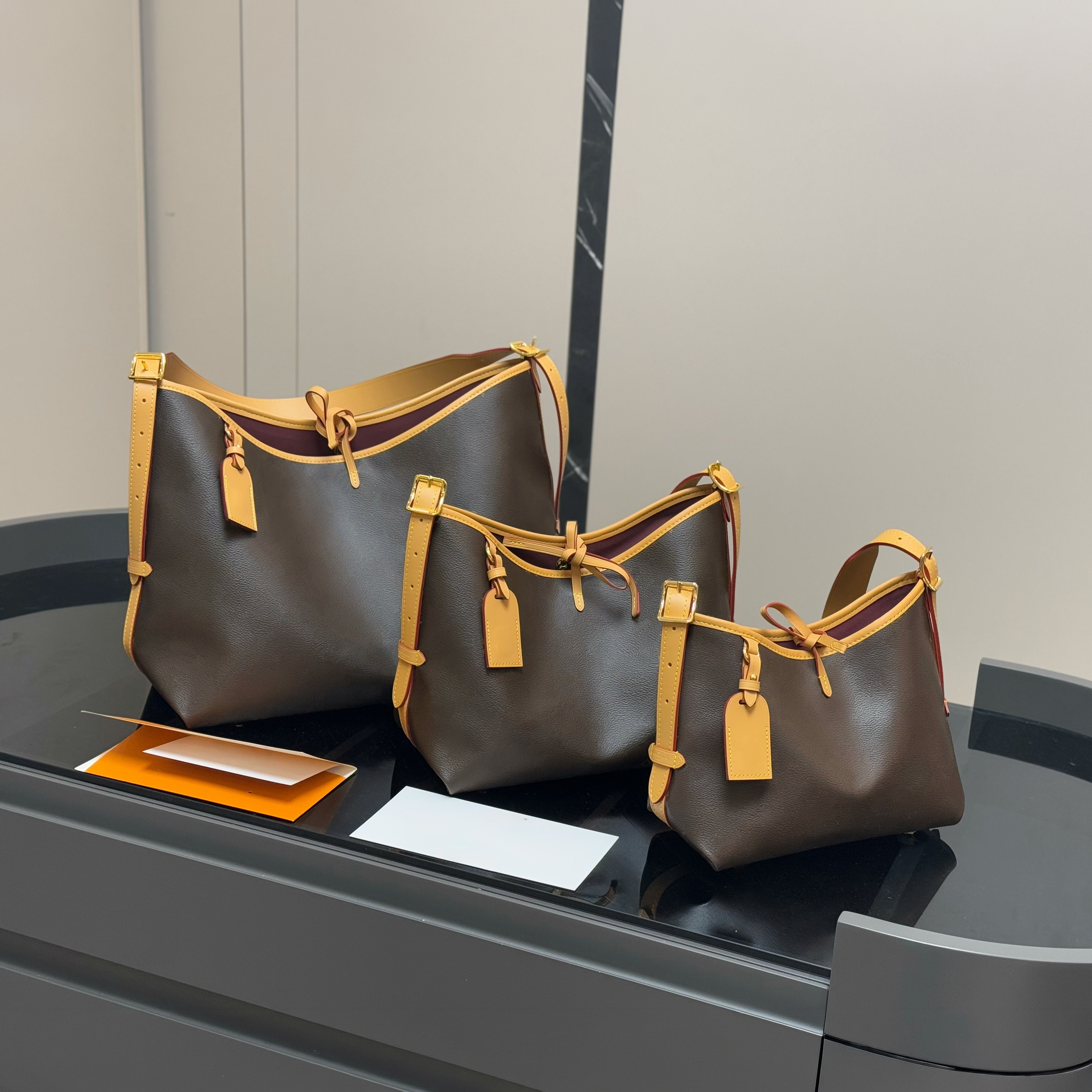 Sac à main de marque de styliste, fourre-tout en 3 tailles, sac à bandoulière classique, fourre-tout de couleur marron avec pochette YuKi002