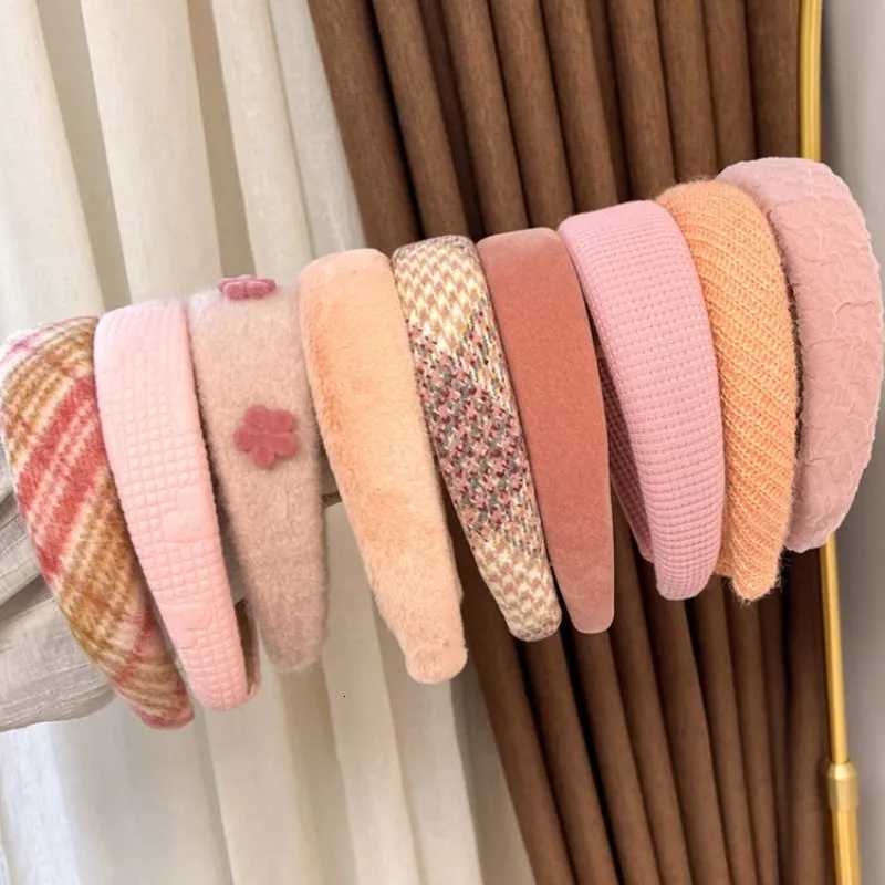 2022 Gentle Pink Womans Hairbands Girl Sweet Plush Wide Side Sponge Headband Hair Hoop Fashion Simple Solid Color Hair Accessory H260321