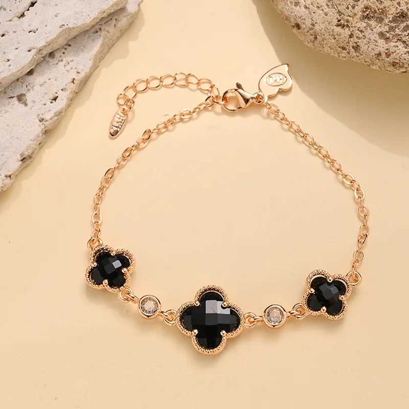 Manufacturer Double-Sided for Women Copper Gold-Plated Zircon Flower Light Luxury Design Trendy Popular H260321
