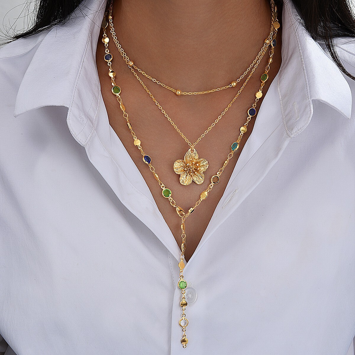 Accessoires pour femmes à la mode européenne et ensemble de fleurs en diamant en couches de style américain, chaîne de clavicule de luxe légère p