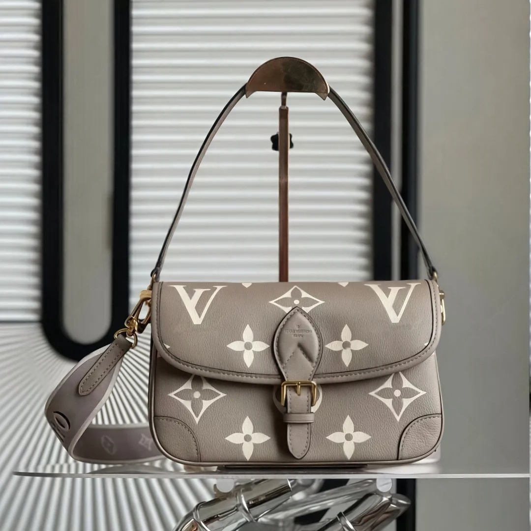 10A designer bag shoulder bag luxury crossbody bag mini pochette chain purse lady Easy Pouch On Strap Embossed Letters Old Flower handbag envelope H