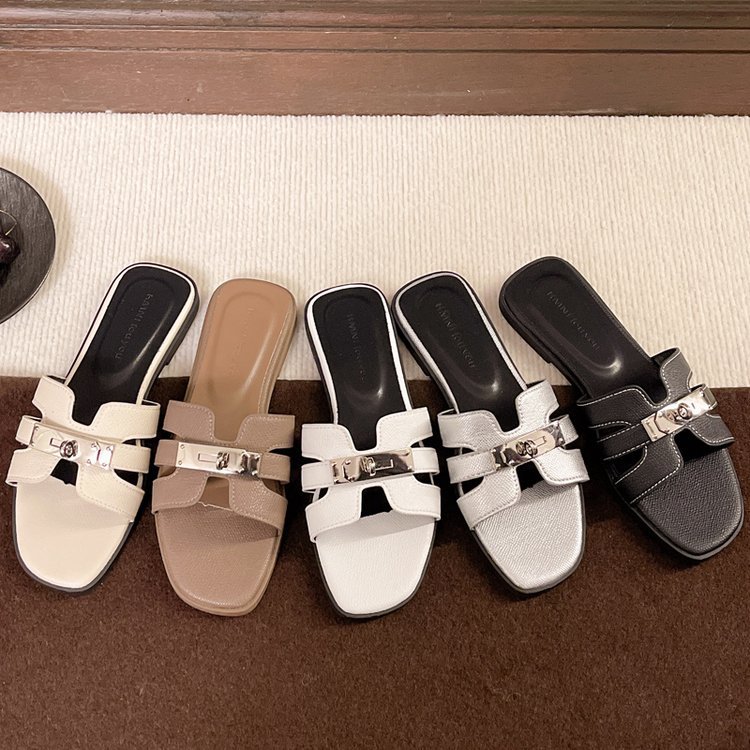 2026 Summer New Free Shipp Casual Fashion Designer Flat Slippers Holiday Outdoor Home Sandals For Women Q260916
