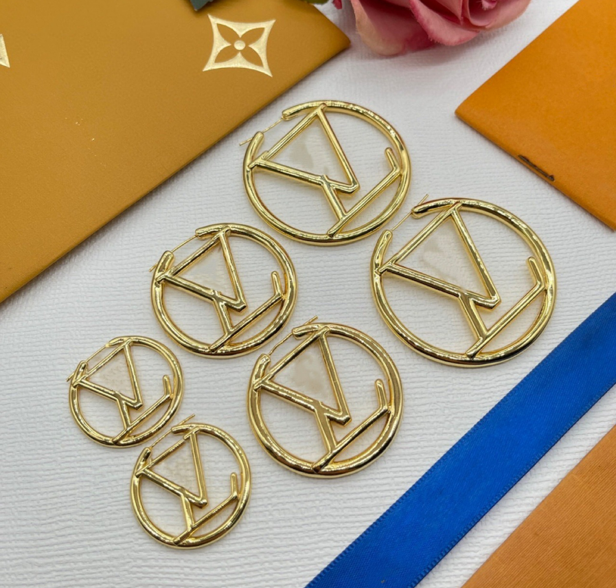 High-quality ear ring hoop with simple letter design, golden earrings, unique gold elephant-shaped earrings, designed by designer 925 fine jewelry.
