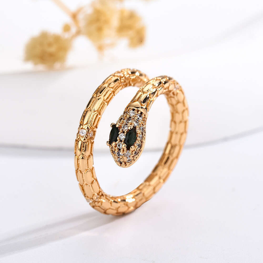 Anneaux de bande de mode en forme de serpent pour les femmes populaires en Europe et en Amérique style minimaliste personnalisé coloré zircon os