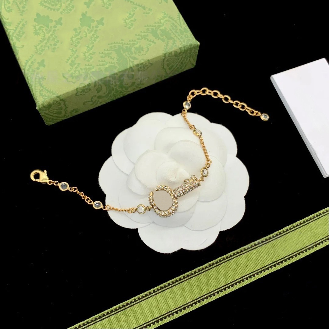 Jewlery Designer For Women Bracelet Classic Retro Versatile Letter New Design Party Daily Matching With Box