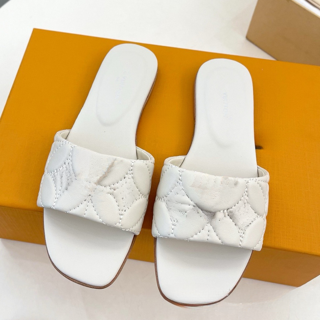 2026fashion new model Designer Shoes Summer New Women s Slippers Fashion High end One line Slippers Outdoor Wear Women s Flat Sandals Designer Slipp