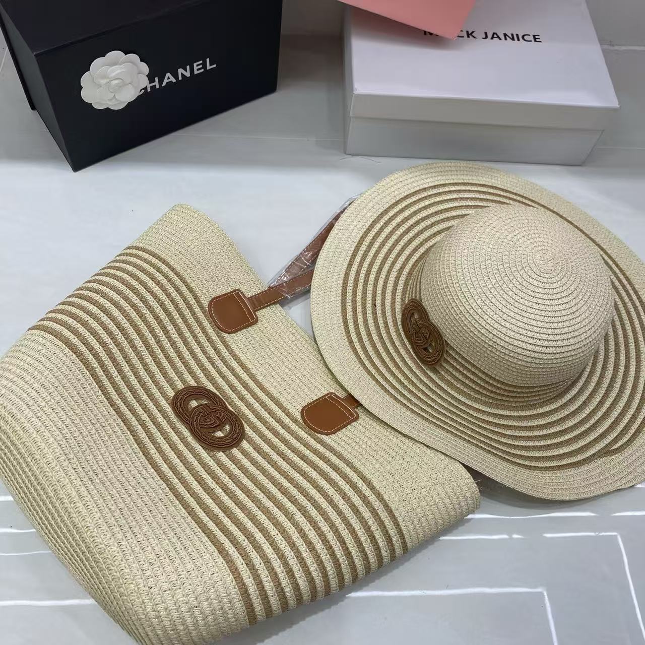 Luxury Designer hat women's style Best-selling item Pure cotton Summer travel, beach sun protection luxury foldable - Wide brim hat AAAA
