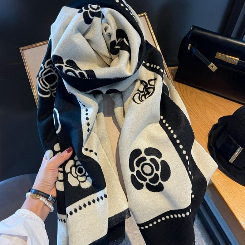 Designer Scarf A Trendy Multi functional High end Coat Accessory Made Of Faux Cashmere Material An Outdoor Sports And Warmth keeping Shawl Elegant