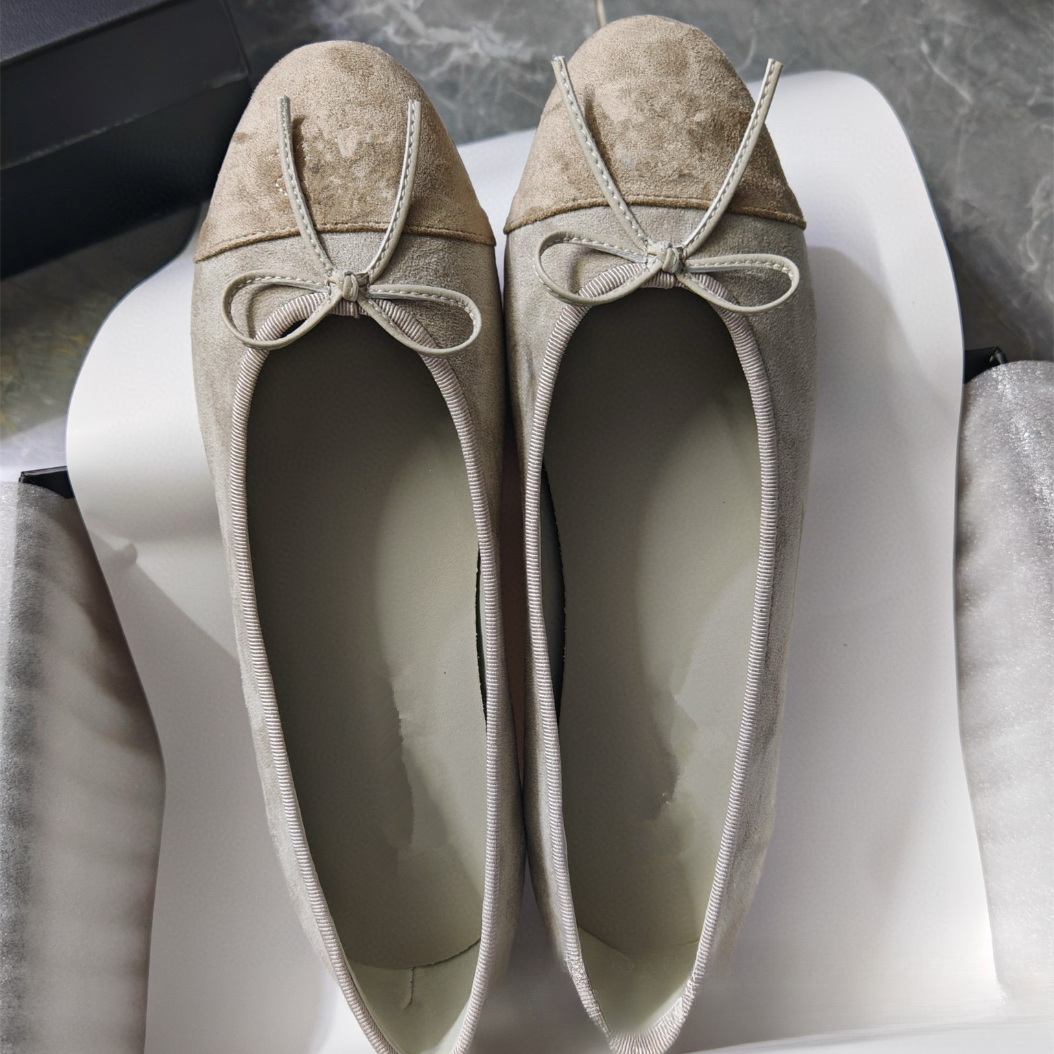 2026fashion new model Designer shoes color blocked bow ballet shoes genuine leather solid color casual shoes shallow mouth round toe flat sole shoes