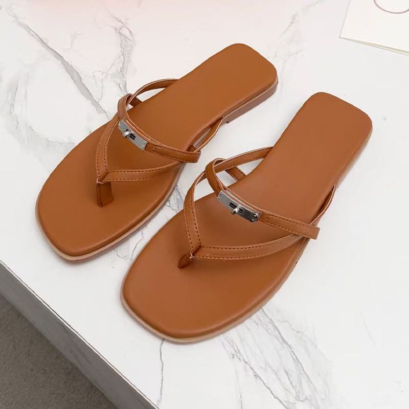 He2026 Spring 2026 New Kelly Buckle Flip Flops, Genuine Leather Beach Casual Flip Flops